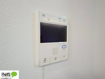 ���̑��@������Ԃ����S��TV���j�^�[�t���C���^�[�z��