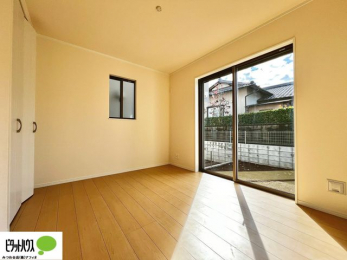 ���[�@�傫�ȑ����疾�邢�z�˂�������܂��B