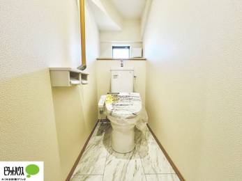 �g�C���@1�E2�K�E�H�V�����b�g�g�C�������B