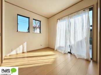 ���̑����ρ@2�J������o����o���郊�r���O�ׂ̗̗m���B