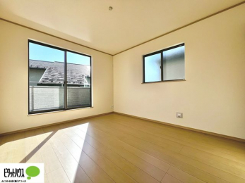 �Q���@����̏I���ɕv�w�ł������߂������Q���B�L���ɂ�Ƃ肪����A�Ƒ��̋C�z�������Ȃ������������x�߂���S�̃v���C�x�[�g��Ԃł��B