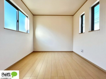 �q�������@�w�т̎��Ԃ��V�Ԏ��Ԃ���؂ɂł���q�ǂ������B�Ƌ�̔z�u�����₷���V���v���Ȑ݌v�ŁA�������K�Ɏg���܂��B