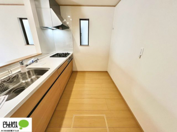 �L�b�`���@�V�z�Ȃ�ł͂̃s�J�s�J�̃L�b�`���͖����̂��������y�������Ă���܂��ˁB