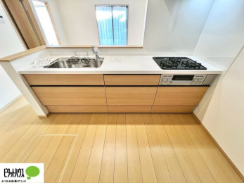 �L�b�`���@�Ƒ��Ƃ��b���Ȃ���y���������ł���J�E���^�[�L�b�`���B