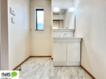 ���ʑ�E���ʏ��@�g���₷���V���v���Ȑ��ʉ��ϑ�B�����̎x�x�͂�������n�܂�܂��B