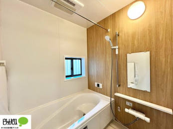 �����@�����̔�������Ă����o�X���[���͍L�X�������B�x���͂��q�l�ƈꏏ�ɗV�тȂ������܂��ˁB