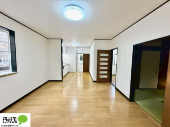 ���r���O�@�Ƒ������R�ɏW�܂郊�r���O��