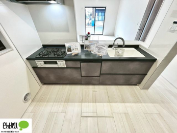 �L�b�`���@�Ƒ��Ƃ��b���Ȃ���y���������ł���J�E���^�[�L�b�`���B