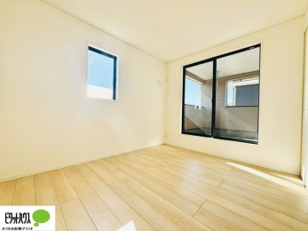 ���[�@�傫�ȑ����疾�邢�z�˂�������܂��B