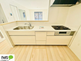 �L�b�`���@�V�z�Ȃ�ł͂̃s�J�s�J�̃L�b�`���͖����̂��������y�������Ă���܂��ˁB