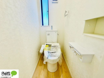 �g�C���@1�E2�K�E�H�V�����b�g�g�C�������B