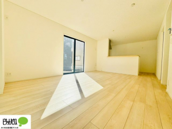 ���r���O�@�l�C�̑ΖʃL�b�`���ŉƑ��݂�Ȃ������ꏏ�B