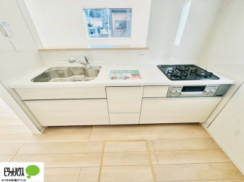 �L�b�`���@�V�z�Ȃ�ł͂̃s�J�s�J�̃L�b�`���͖����̂��������y�������Ă���܂��ˁB