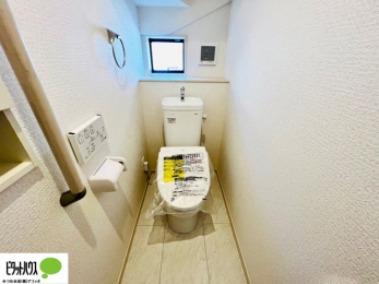 �g�C���@�{�H��ʐ^�@1�E2�K�E�H�V�����b�g�g�C�������B