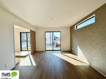 ���r���O�@�傫�ȑ�����ۓI�ȃ��r���O�́A�������邢��C�ɂ��Ă���܂��ˁB