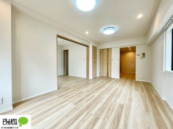 ���r���O�@�C���e���A�̉f����L�X�Ƃ������r���O