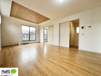 ���r���O�@�傫�ȑ�����ۓI�ȃ��r���O�́A�������邢��C�ɂ��Ă���܂��ˁB