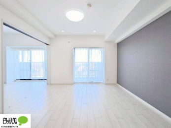 ���r���O�@�傫�ȑ�����ۓI�ȃ��r���O�́A�������邢��C�ɂ��Ă���܂��ˁB