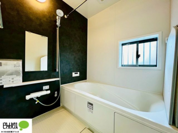 �����@�{�H��ʐ^�@1���̔�����������x���̓��͂��q�l�Ƃ̃R�~���j�P�[�V�����̏�Ƃ���