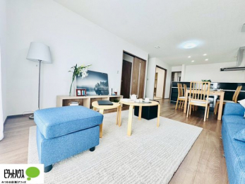 ���r���O�@�P�K�͉J�˃V���b�^�[�t���ŁA���V��̎����̖h�ƂȂǈ��S�ł�