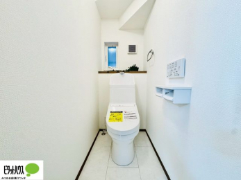 �g�C���@1�E2�K�E�H�V�����b�g�g�C�������B