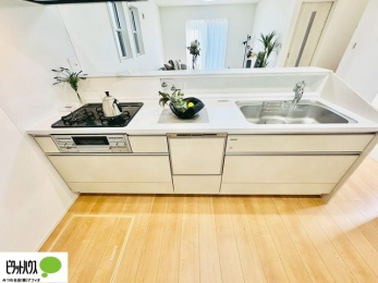 �L�b�`���@�V�z�Ȃ�ł͂̃s�J�s�J�̃L�b�`���͖����̂��������y�������Ă���܂��ˁB