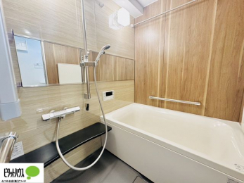 �����@�����������F���̗����ŁA1���̔��������������Ă��������B