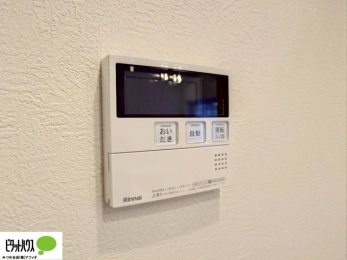 ���̑��@�I�[�g�o�X�Ȃ̂ŁA�����ȊO����ł����x�����Ȃǂ̑��삪�ł��܂��B