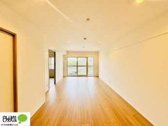 ���r���O�@�傫�ȑ�����ۓI�ȃ��r���O�́A�������邢��C�ɂ��Ă���܂��ˁB