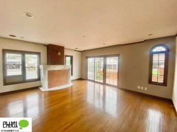 ���r���O�@�傫�ȑ�����ۓI�ȃ��r���O�́A�������邢��C�ɂ��Ă���܂��ˁB