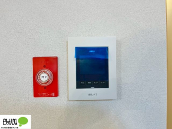 ���̑��@������Ԃ����S��TV���j�^�[�t���C���^�[�z��