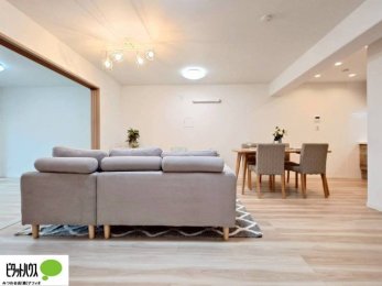 ���r���O�@�������Ȓ����@�\�t���̃_�E�����C�g�����r���O��D�����Ƃ炵�܂��B