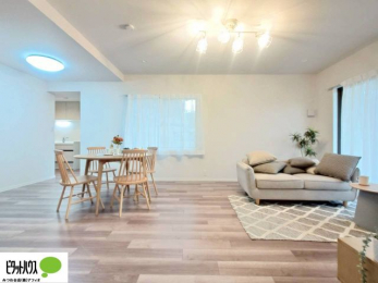 ���r���O�@�傫�ȑ�����ۓI�ȃ��r���O�́A�������邢��C�ɂ��Ă���܂��ˁB