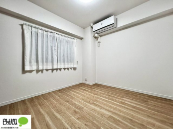 ���[�@�傫�ȑ����疾�邢�z�˂�������܂��B