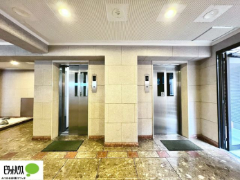 �G���g�����X�@�G���x�[�^�[