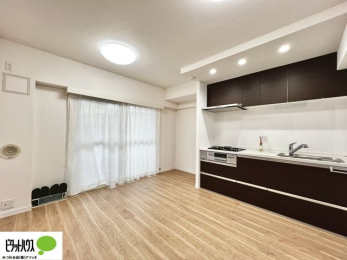 ���r���O�@�_�C�j���O�L�b�`��