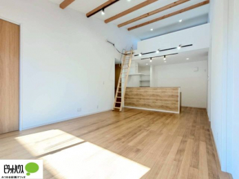 ���r���O�@�l�C�̑ΖʃL�b�`���ŉƑ��݂�Ȃ������ꏏ�B