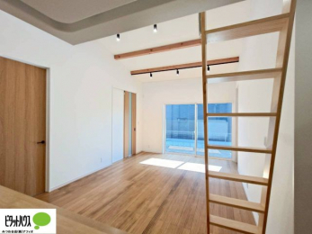 ���r���O�@�J�����̂��鐁��