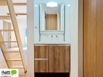 ���ʑ�E���ʏ��@�O�ʋ��̗���A�V���N���ȂǑ������[��������A�L�X�Ƃ������ʉ��ϑ�ł��B