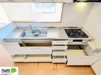 �L�b�`���@�������[���t���Ă���̂ŃL�b�`��������X�b�L���Еt���܂��B