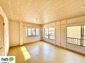 ���r���O�@�C���e���A�̉f����L�X�Ƃ������r���O