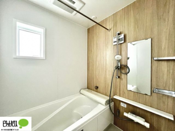 �����@�����̔�������Ă����o�X���[���͍L�X�������B�x���͂��q�l�ƈꏏ�ɗV�тȂ������܂��ˁB