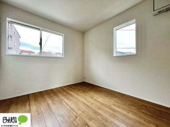 �q�������@2�ʍ̌��Ŗ��邭�A���ʂ��̗ǂ��������ł��B