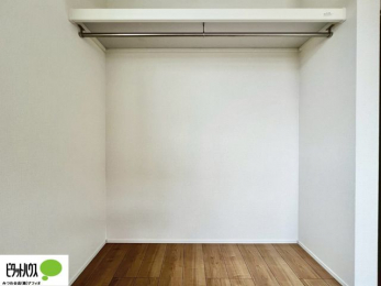 ���[�@���ꂼ��̂������Ɏ��[�X�y�[�X������̂Ńv���C�x�[�g�ȉו����g�߂ɒu�����Ƃ��ł��܂��B