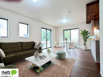 ���r���O�@�����ۂ̎����ʐ^��CG�ŉƋ��z�u�����C���[�W�ł���A���ۂƂ͑����قȂ�܂��B