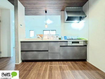 �L�b�`���@�V�z�Ȃ�ł͂̃s�J�s�J�̃L�b�`���͖����̂��������y�������Ă���܂��ˁB