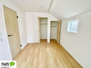 ���[�@���ꂼ��̂������Ɏ��[�X�y�[�X������̂Ńv���C�x�[�g�ȉו����g�߂ɒu�����Ƃ��ł��܂��B