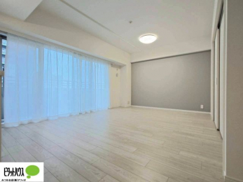 ���r���O�@�傫�ȑ�����ۓI�ȃ��r���O�́A�������邢��C�ɂ��Ă���܂��ˁB