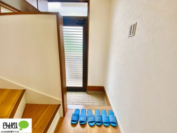 ���ց@����