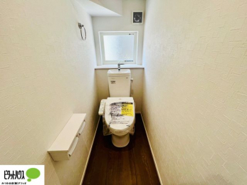 �g�C���@�{�H��ʐ^�F1�E2�K�E�H�V�����b�g�g�C�������B